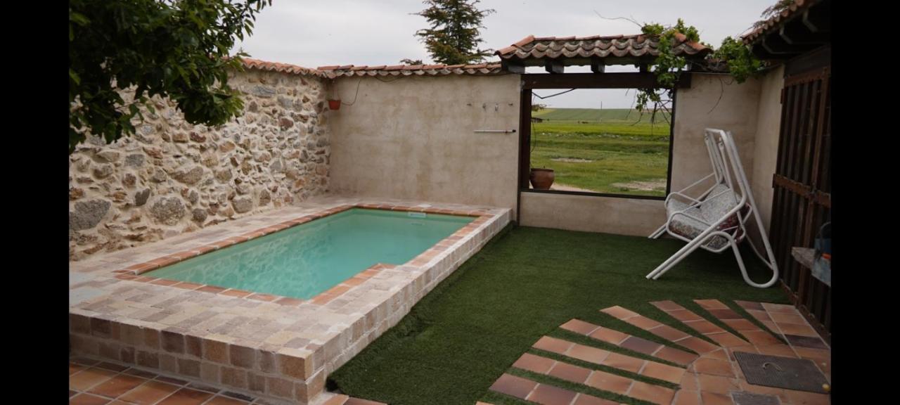 La Casa Del Buho Villa Santa Maria la Real de Nieva ภายนอก รูปภาพ